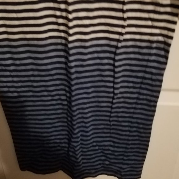 Dress. - Picture 5 of 6